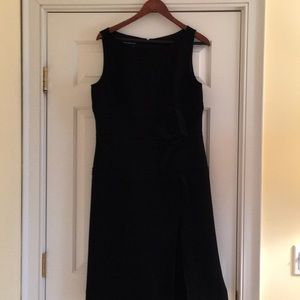 Three tie detail on front ,small slit in front